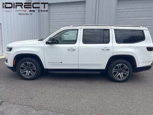 Bright White Clearcoat 2023 Jeep Wagoneer Series II