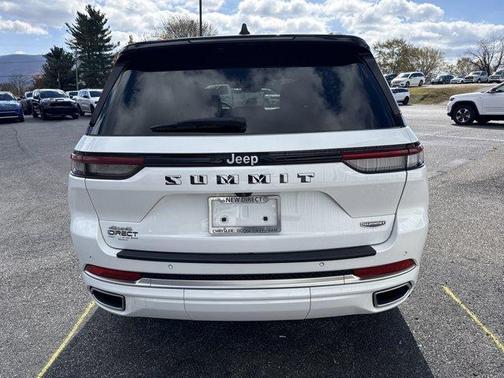 2023 Jeep Grand Cherokee Summit