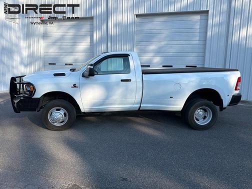 Bright White Clearcoat 2024 RAM 3500 Tradesman