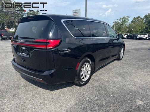 Diamond Black 2026 Chrysler Pacifica Select