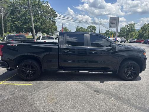 2025 Chevrolet Silverado 1500 Custom