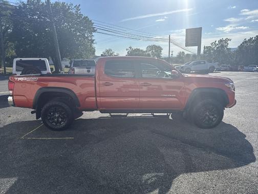 2017 Toyota Tacoma 