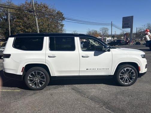 2023 Jeep Grand Wagoneer Series II