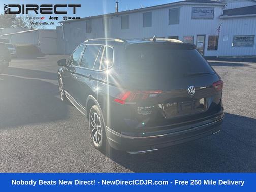 Deep Black Pearl Effect 2021 Volkswagen Tiguan 2.0T SE