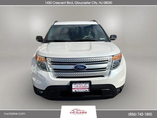 White 2015 Ford Explorer XLT