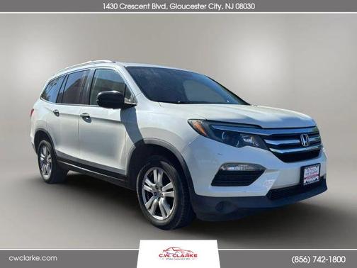 White 2018 Honda Pilot LX