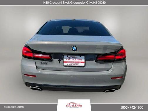 Gray 2022 BMW 530 i xDrive