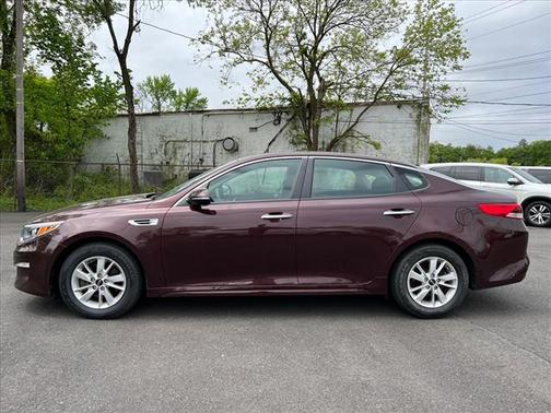 Photo 2 of 28 of 2016 Kia Optima LX