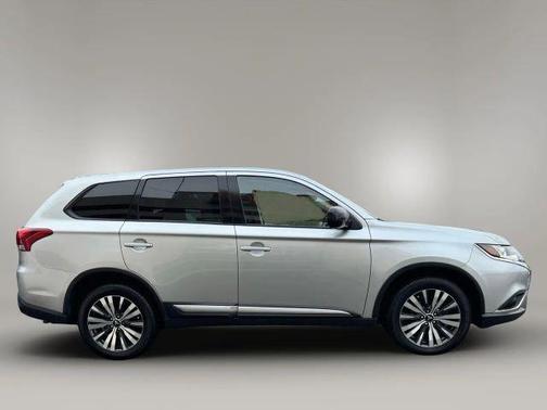 2020 Mitsubishi Outlander ES