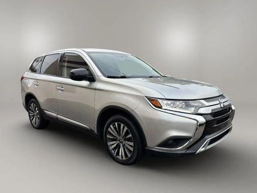 2020 Mitsubishi Outlander ES