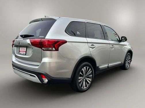 2020 Mitsubishi Outlander ES