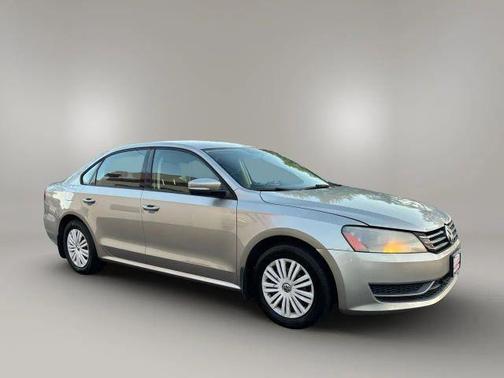 2014 Volkswagen Passat 1.8T S