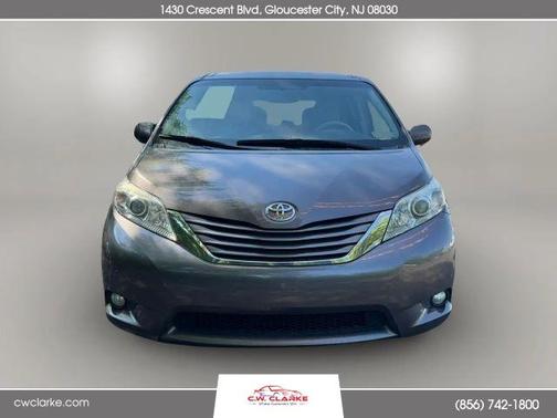 Gray 2013 Toyota Sienna XLE