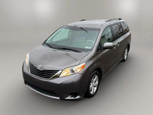 2011 Toyota Sienna LE