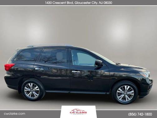 2017 Nissan Pathfinder S