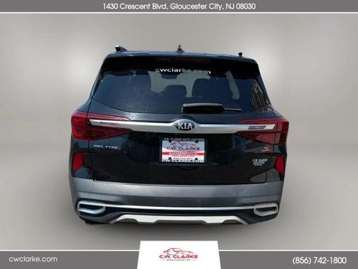 Black 2021 Kia Seltos S