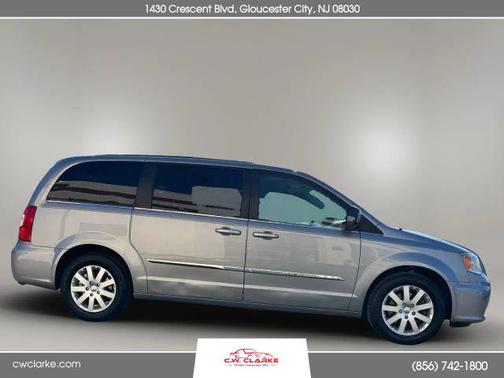 2016 Chrysler Town & Country Touring