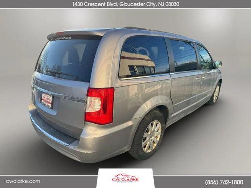 2016 Chrysler Town & Country Touring