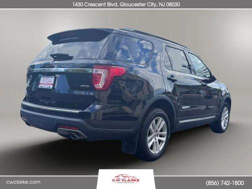 Black 2018 Ford Explorer XLT