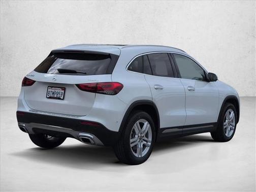 Digital White Metallic 2021 Mercedes-Benz GLA 250 Base 4MATIC