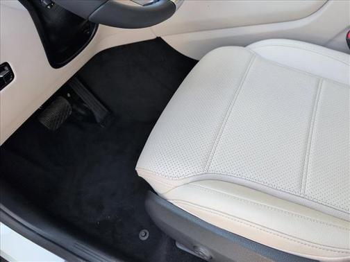 Polar White 2026 Mercedes-Benz GLC 300 4MATIC