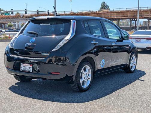 2011 Nissan Leaf SL