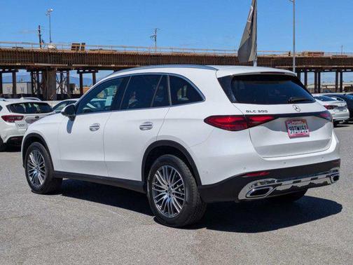 2025 Mercedes-Benz GLC 300 Base
