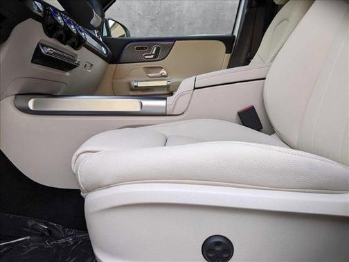 2025 Mercedes-Benz GLB 250 4MATIC