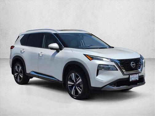Pearl White Tricoat 2022 Nissan Rogue SL