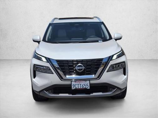Pearl White Tricoat 2022 Nissan Rogue SL
