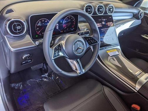 2025 Mercedes-Benz GLC 300 4MATIC