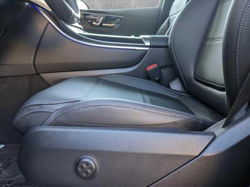 2025 Mercedes-Benz GLC 350e Base