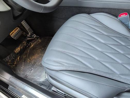 Obsidian Black Metallic 2026 Mercedes-Benz AMG S 63 E 4MATIC