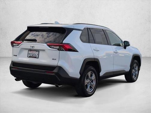 Ice Cap 2025 Toyota RAV4 XLE