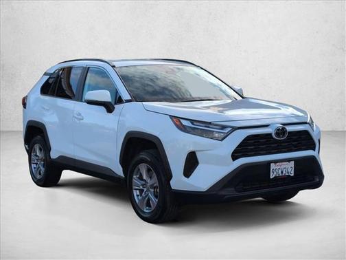 Ice Cap 2025 Toyota RAV4 XLE