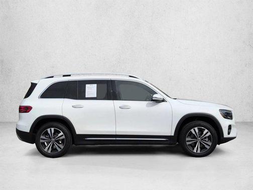 Polar White 2025 Mercedes-Benz GLB 250 4MATIC