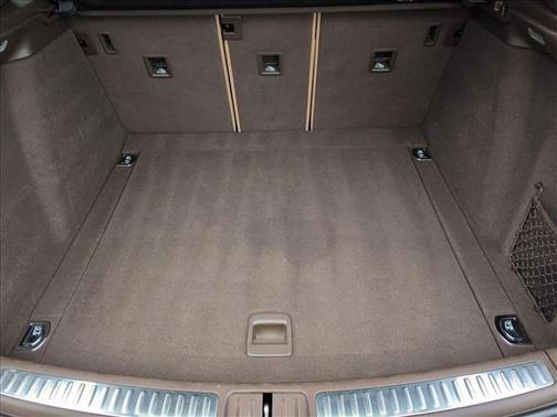 White 2017 Porsche Macan Macan