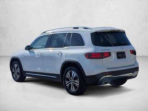 Polar White 2026 Mercedes-Benz GLB 250 4MATIC