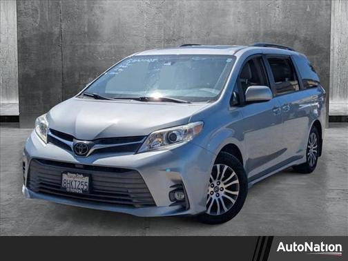 2019 Toyota Sienna XLE