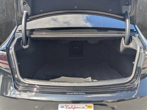 2019 Kia Cadenza Technology