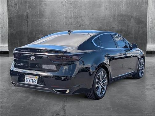 2019 Kia Cadenza Technology