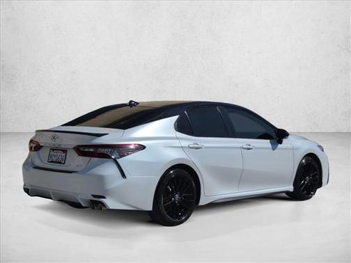 Wind Chill Pearl/Midnight Black Metallic 2022 Toyota Camry XSE