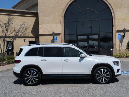 Polar White 2022 Mercedes-Benz GLB 250 4MATIC