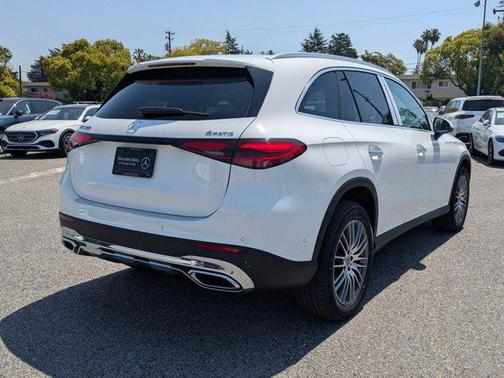 2025 Mercedes-Benz GLC 300 4MATIC