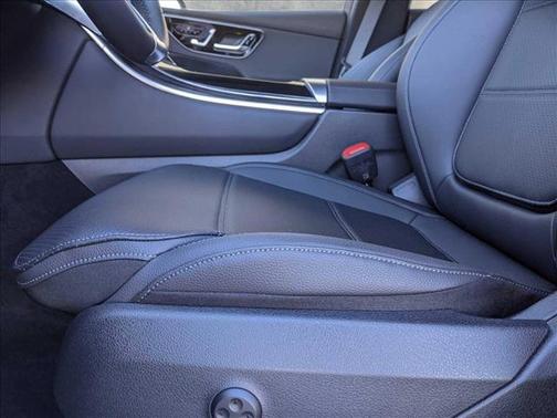 2025 Mercedes-Benz GLC 350e Base