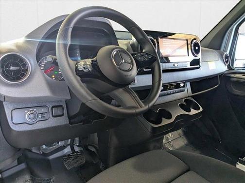 2025 Mercedes-Benz Sprinter 2500 Standard Roof