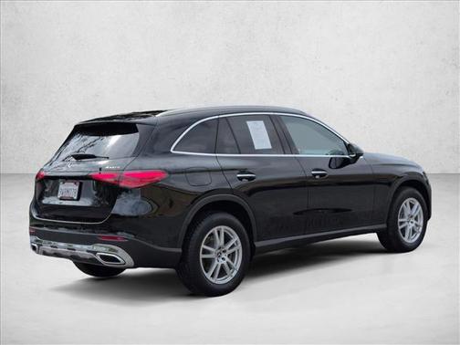 2025 Mercedes-Benz GLC 300 4MATIC