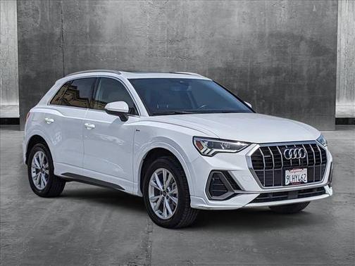2024 Audi Q3 Premium 45 TFSI S line quattro Tiptronic