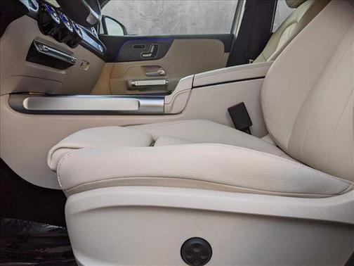 2025 Mercedes-Benz GLB 250 4MATIC
