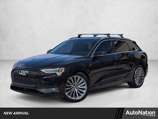 Mythos Black Metallic 2019 Audi e-tron Premium Plus
